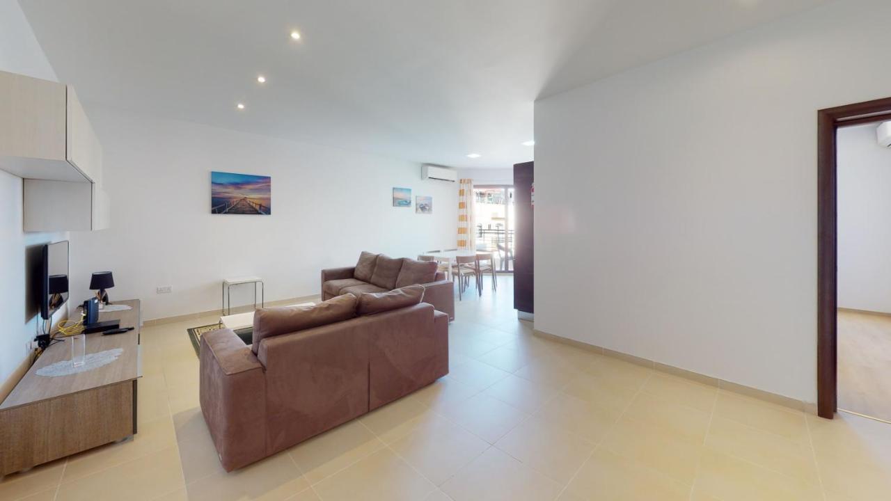 Spacious 2 Bedroom Apartment In Sliema Exterior photo